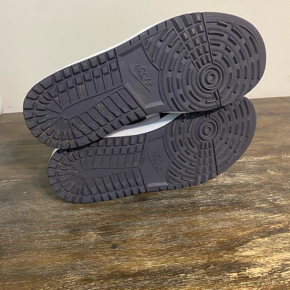 Jordan 1 golf sneakers size 11 in great condition!